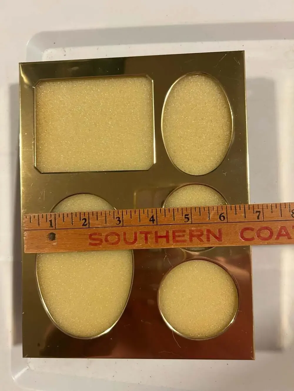 Unbranded gold tone